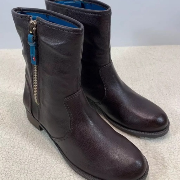 TOMMY HILFIGER Fallon 2 Dark Brown 1" Heel Zip Up Fashion Ankle Boot Shoes 8.5M - Picture 2 of 16